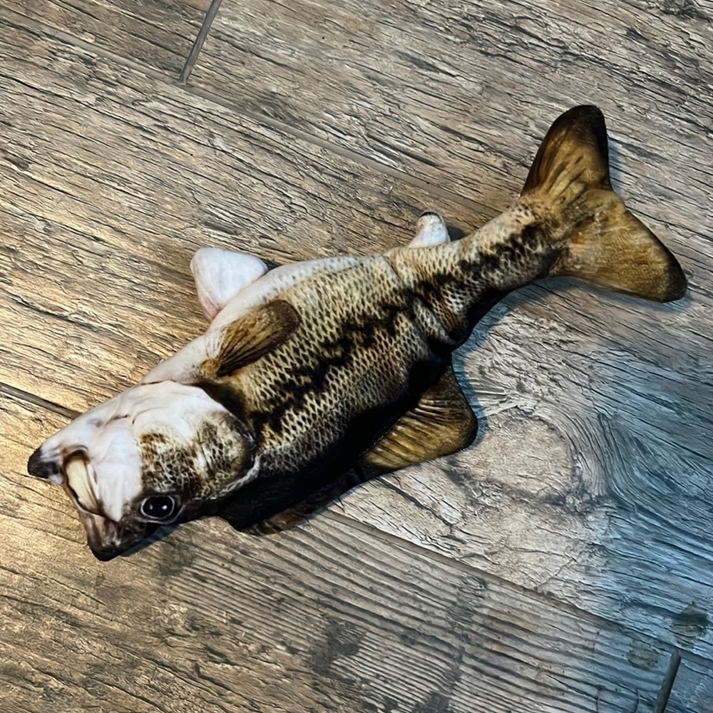 Realistic flopping bass baby or cat toy